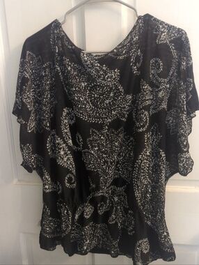 new directions Black Paisley Print Short Sleeve Blouse